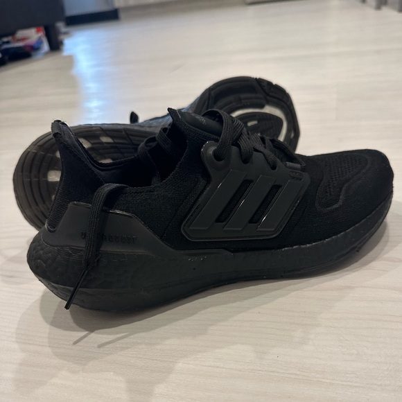 Adidas ultraboost 22!! - Picture 4 of 4